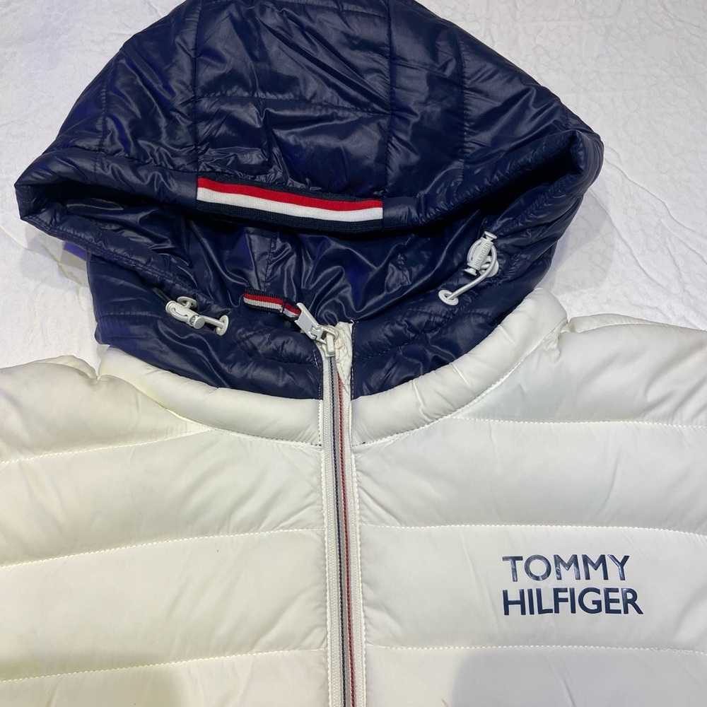 Tommy Hilfiger large light weight spring coat - Picture 3 of 10